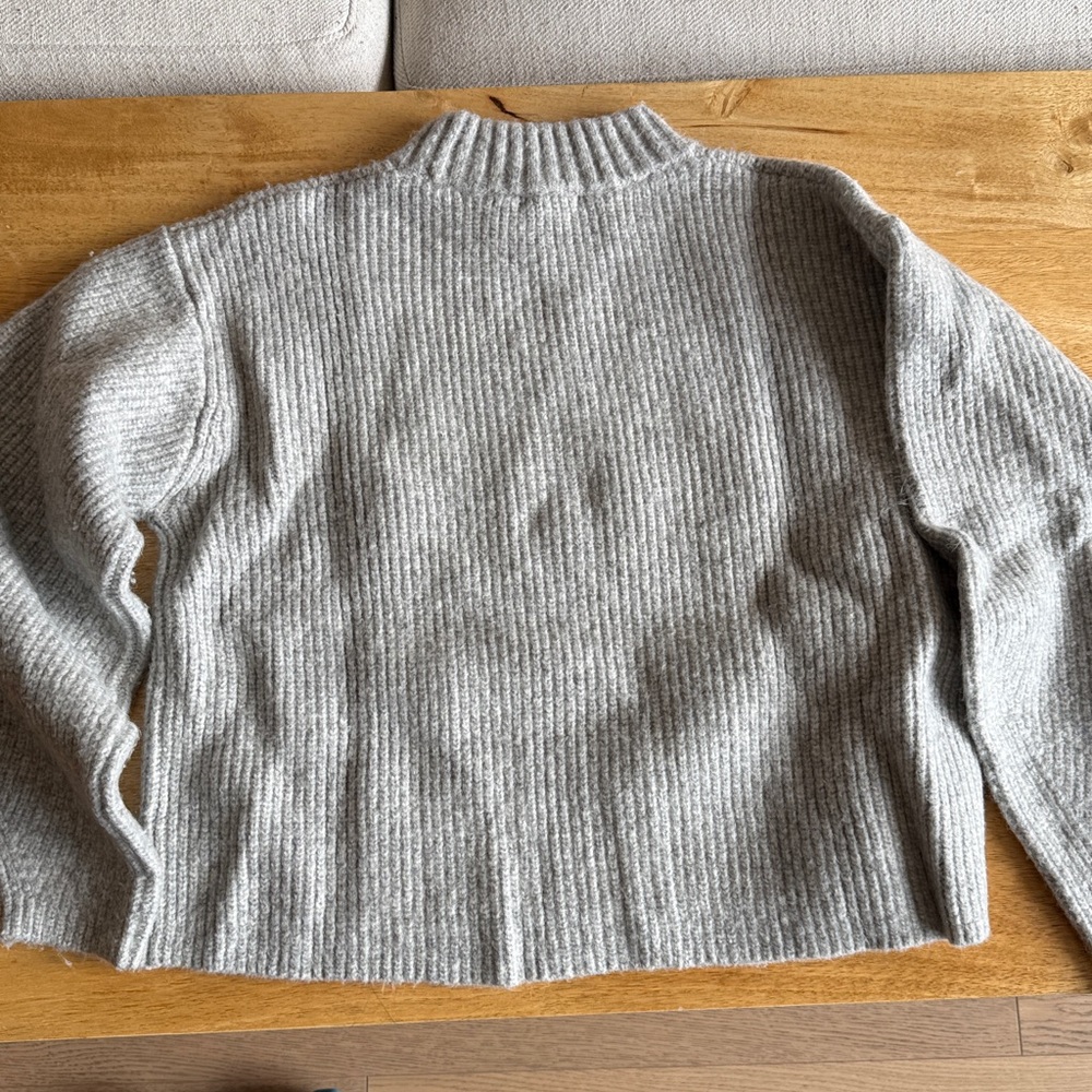 H&M Gray Ribbed Knit Sweater - Picture 4 of 5